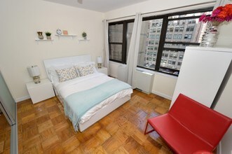 279 E 44th St-Unit -7-N in New York, NY - Building Photo - Building Photo