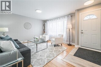 426 Highland Rd E in Kitchener, ON - Building Photo - Building Photo