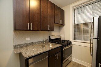 716 W Brompton in Chicago, IL - Building Photo - Building Photo