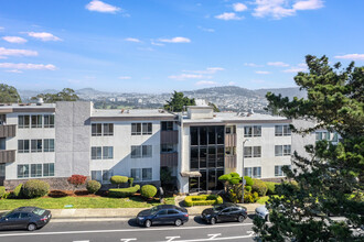 Eastmoor Apartments in Daly City, CA - Foto de edificio - Building Photo