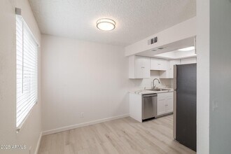 1548 E 26th Ln-Unit -3 in Apache Junction, AZ - Building Photo - Building Photo