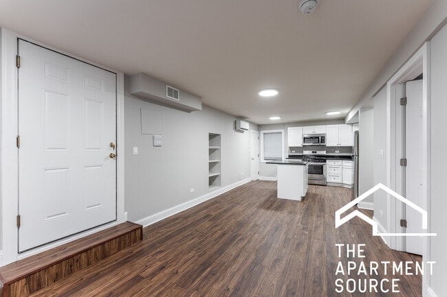 5746 N Winthrop Ave, Unit 203