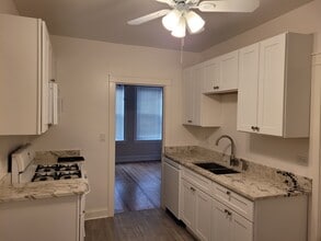 4003 N Hamlin Ave, Unit 1st Floor in Chicago, IL - Building Photo - Building Photo