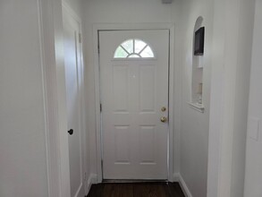 123 Nugent St in New Hyde Park, NY - Building Photo - Building Photo