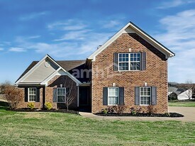 4005 Strata Dr in Spring Hill, TN - Building Photo