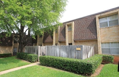 West Hylands Apartments in Athens, TX - Foto de edificio - Building Photo