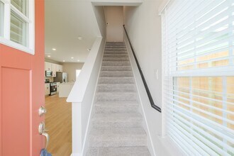 6434 New York St in Houston, TX - Building Photo - Building Photo