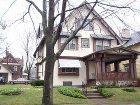18 Wellington Ave in Rochester, NY - Building Photo