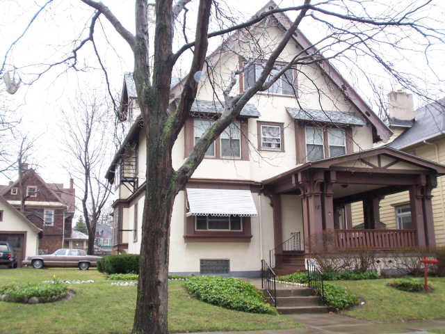 18 Wellington Ave in Rochester, NY - Building Photo