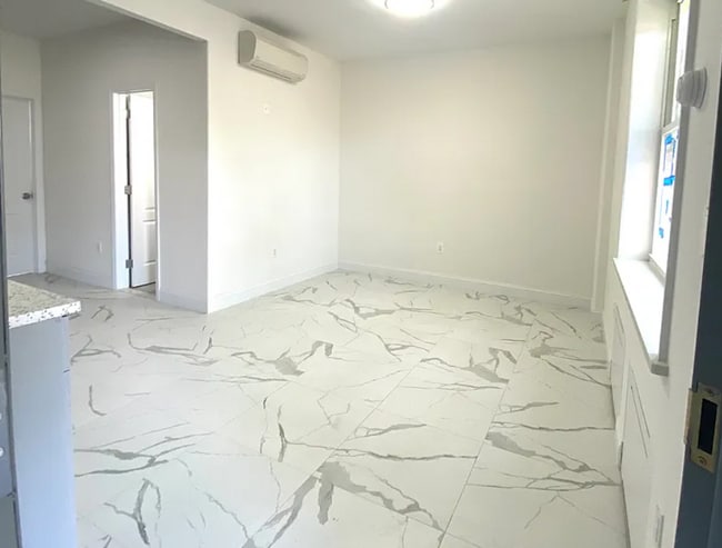 8279 164th Pl, Unit 1 in Jamaica, NY - Building Photo - Building Photo