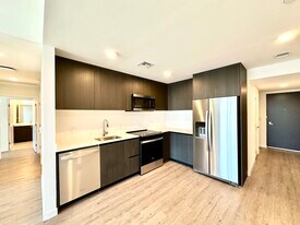 133 NE 24th St, Unit B12 in Miami, FL - Building Photo