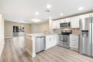 2757 NE 15th St in Pompano Beach, FL - Building Photo