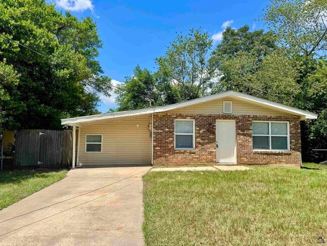 102 Varee Dr in Warner Robins, GA - Building Photo - Building Photo