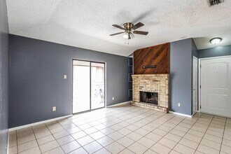 412 Gale St in Laredo, TX - Building Photo - Building Photo