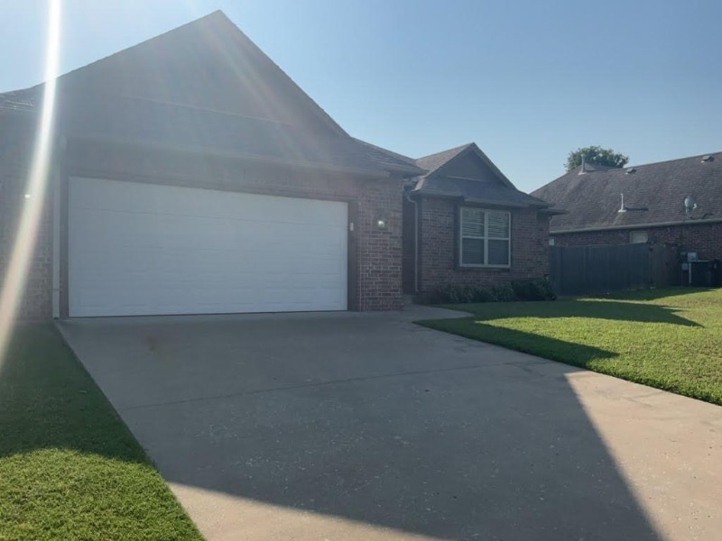 14537 S Urbana Ct in Bixby, OK - Building Photo