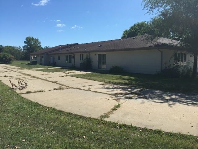 809 N Norbeck St in Vermillion, SD - Building Photo