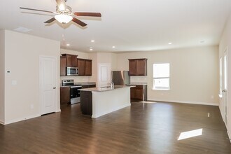 732 Fitzroy Dr in Bogart, GA - Building Photo - Building Photo