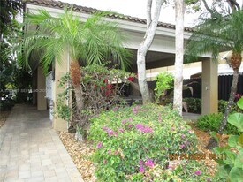 4802 Washington St in Hollywood, FL - Building Photo