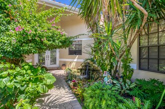 10080 Dover Carriage Ln in Wellington, FL - Building Photo - Building Photo