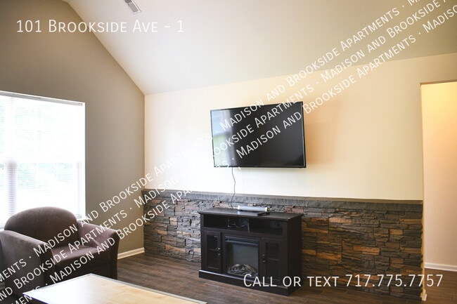 101 Brookside Ave in Shippensburg, PA - Foto de edificio - Building Photo