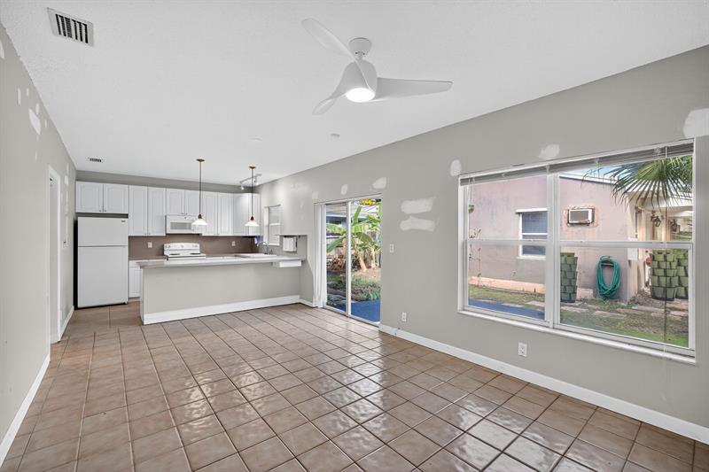 625 NE 10th Ave in Fort Lauderdale, FL - Building Photo