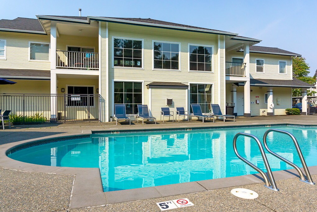 Fairwood Pond in Renton, WA - Foto de edificio