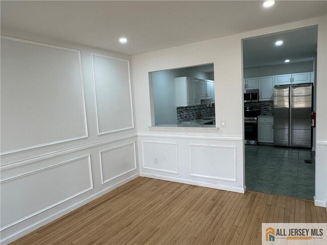 352 Bowler Ct in Piscataway, NJ - Building Photo - Building Photo