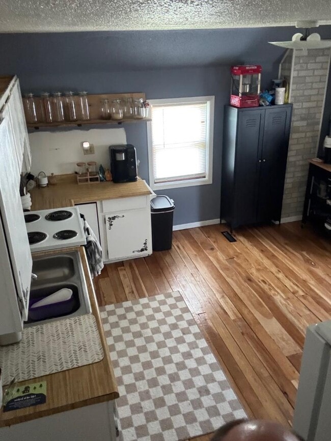 property at 115 6th Ave NW