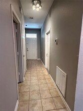 8210 Down Royal Rd in Tampa, FL - Building Photo - Building Photo