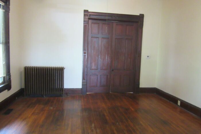 100 S 14th St in Terre Haute, IN - Building Photo