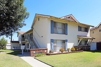 Cole Manor Apartments in Garden Grove, CA - Building Photo - Building Photo