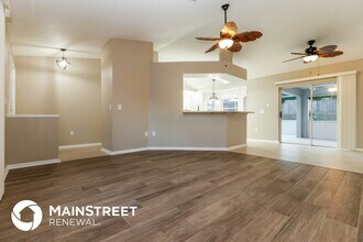 5251 Fairhaven Ave in Spring Hill, FL - Foto de edificio - Building Photo