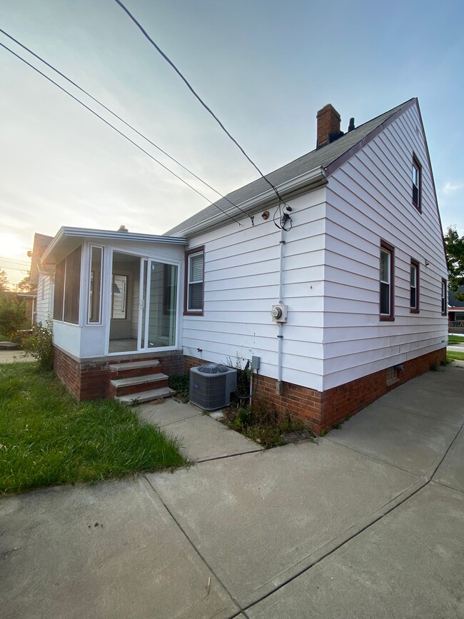4207 Wood Ave in Parma, OH - Building Photo - Building Photo