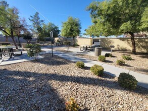 2801 N Rainbow Blvd in Las Vegas, NV - Building Photo - Building Photo