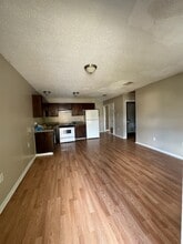 5071 Baker Blvd, Unit D in Baker, LA - Foto de edificio - Building Photo