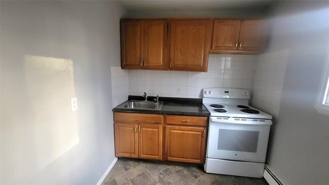 40 Haviland Rd-Unit -A8 in Poughkeepsie, NY - Building Photo - Building Photo