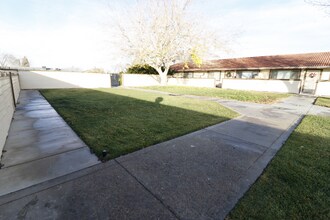 21645 Powhatan Rd in Apple Valley, CA - Building Photo - Building Photo