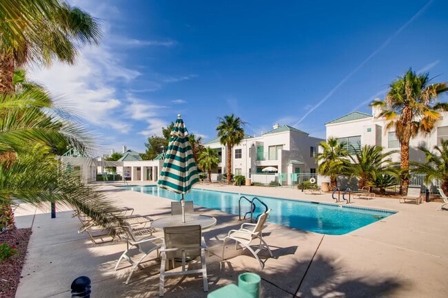 7100 W Pirates Cove Rd in Las Vegas, NV - Building Photo - Building Photo