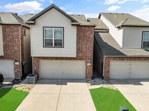 4245 Swan Forest Dr in Carrollton, TX - Building Photo - Building Photo