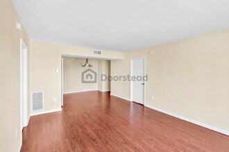 4172 Inverrary Dr, Unit 510 in Lauderhill, FL - Building Photo - Building Photo