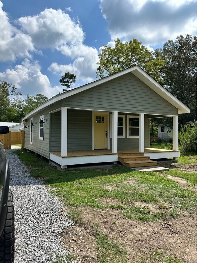 property at 530 S 4th St