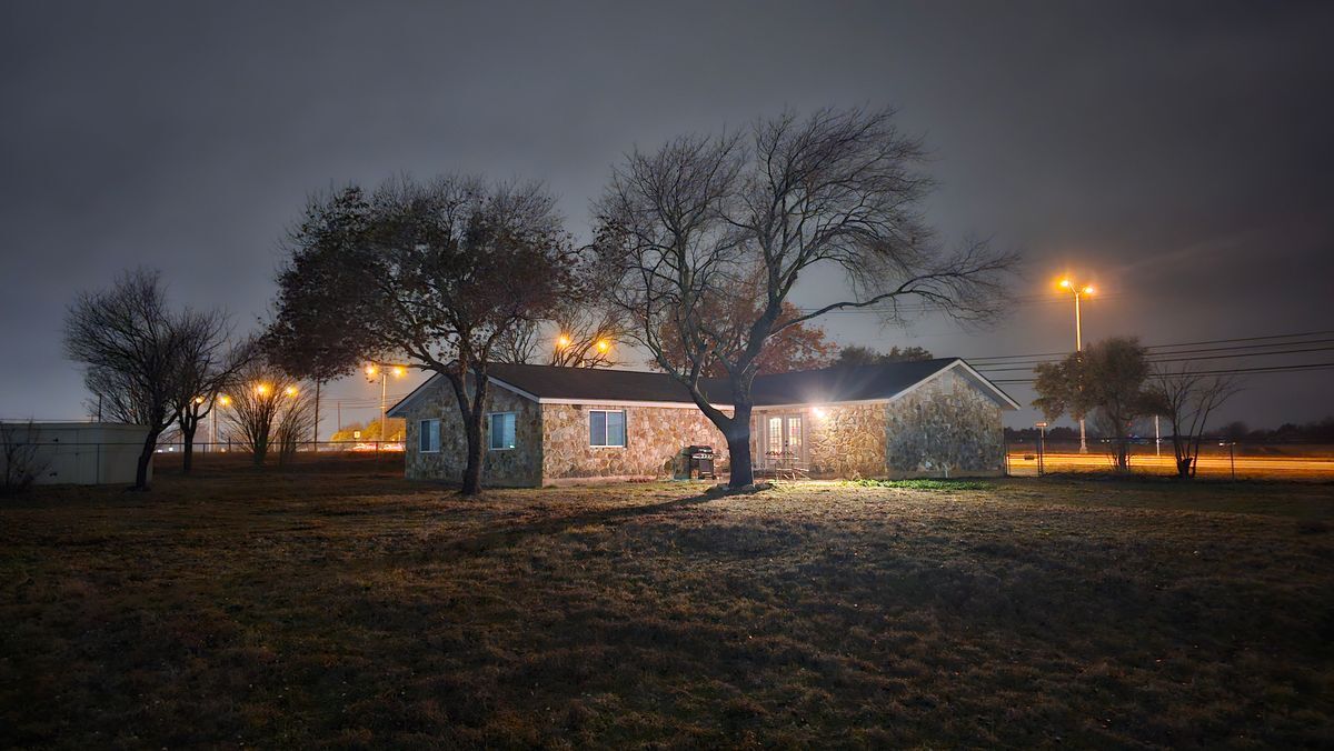 3435 E Old Settlers Blvd in Round Rock, TX - Foto de edificio