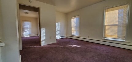 221 Byall Ave, Unit 2 in Bowling Green, OH - Foto de edificio - Building Photo