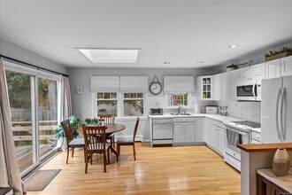 3 Crestview Dr in West Hampton Dunes, NY - Building Photo - Building Photo