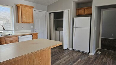 1295-1297 NE del Rio Ave in Mountain Home, ID - Building Photo - Building Photo