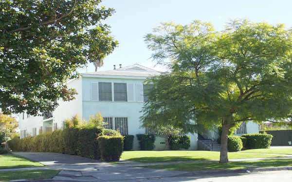 962 S Mansfield Ave in Los Angeles, CA - Building Photo