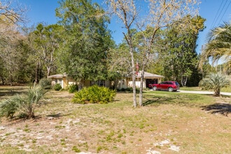 75 Corkwood Blvd in Homosassa, FL - Building Photo - Building Photo