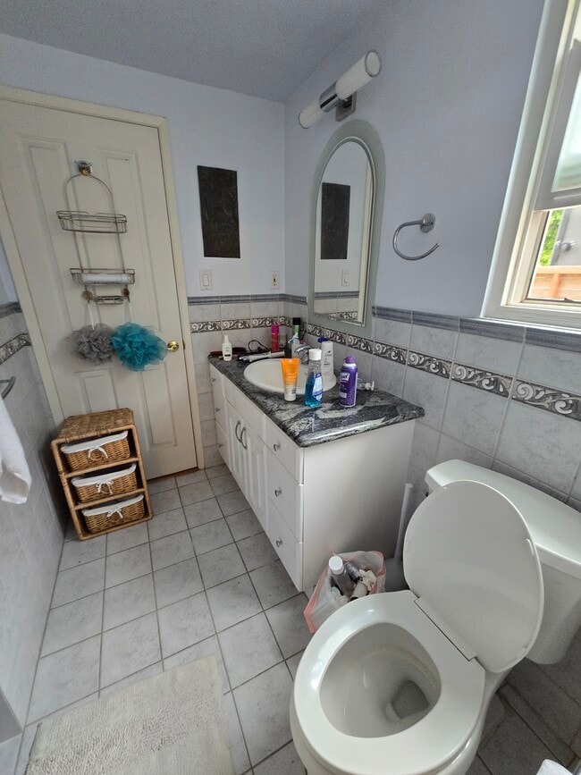 3622 Bellfield Way in Studio City, CA - Building Photo - Building Photo