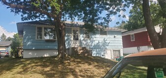 5231 7th St NE in Minneapolis, MN - Building Photo