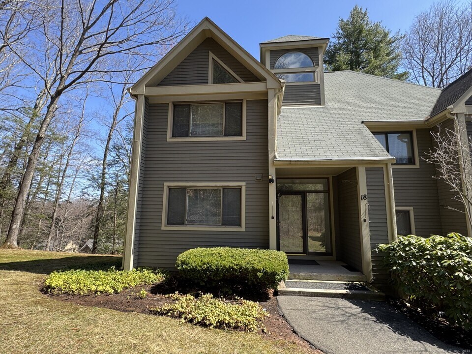 18 Rivermead in Avon, CT - Building Photo